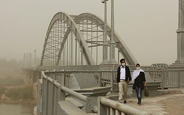 تهران را دود فرا گرفته، خوزستان را گرد و غبار / شهرهای خوزستان به رنگ قهوه ای در آمدند