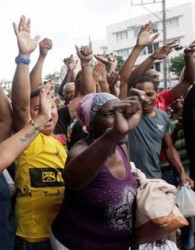 همزمان با ابراز خوشحالی مردم کوبا، واکنش مثبت جهاني به آشتي کوبا و آمریکا